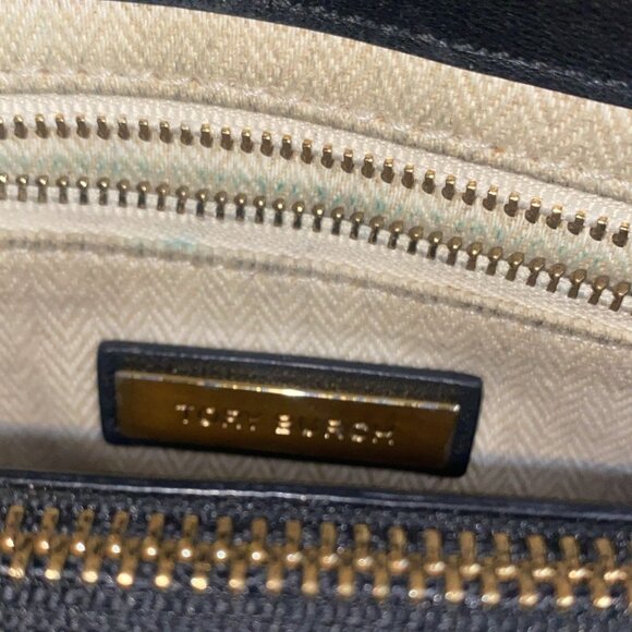 Tory Burch Kira Chevron Convertible Shoulder Bag - Picture 10 of 11